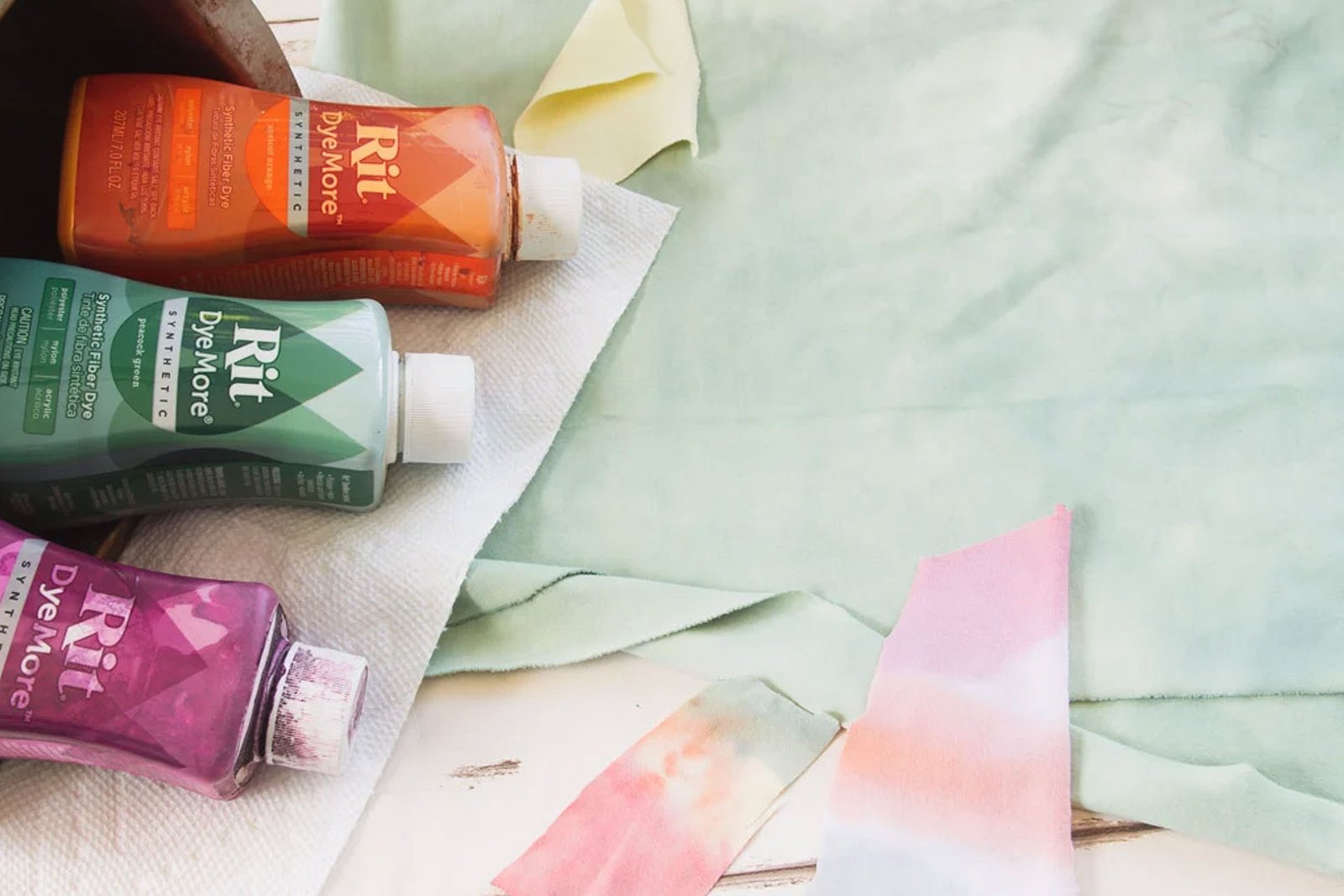 dyeing polyester fabric