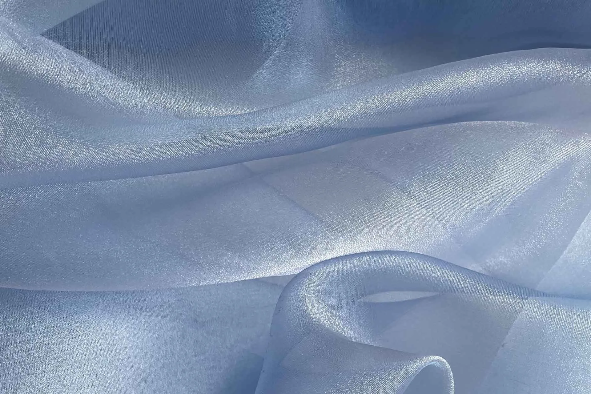 Tulle vs Organza: Which Fabric Should You Choose for Your Project? Organza fabric