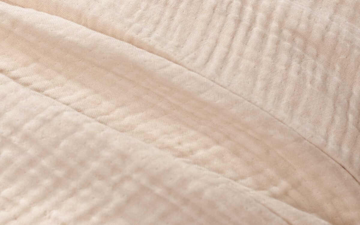 Muslin or Linen? Understanding the Difference Between These Breathable Fabrics