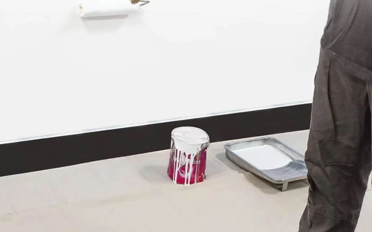 How to Use a Drop Cloth for Painting Like a Pro